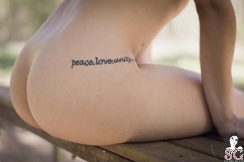 past-her-eyes:  FeeFee Suicide feefee.suicidegirls.com Link to South African SuicideGirls