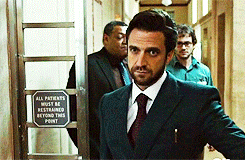 dontgigglesherlock:dr. chilton » beard vs. no beard