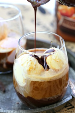 daily-deliciousness:  Chocolate vanilla affogato