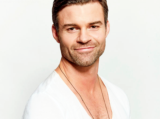 Daniel Gillies Tumblr_otmjy7UdO91qj6bp2o5_r1_540