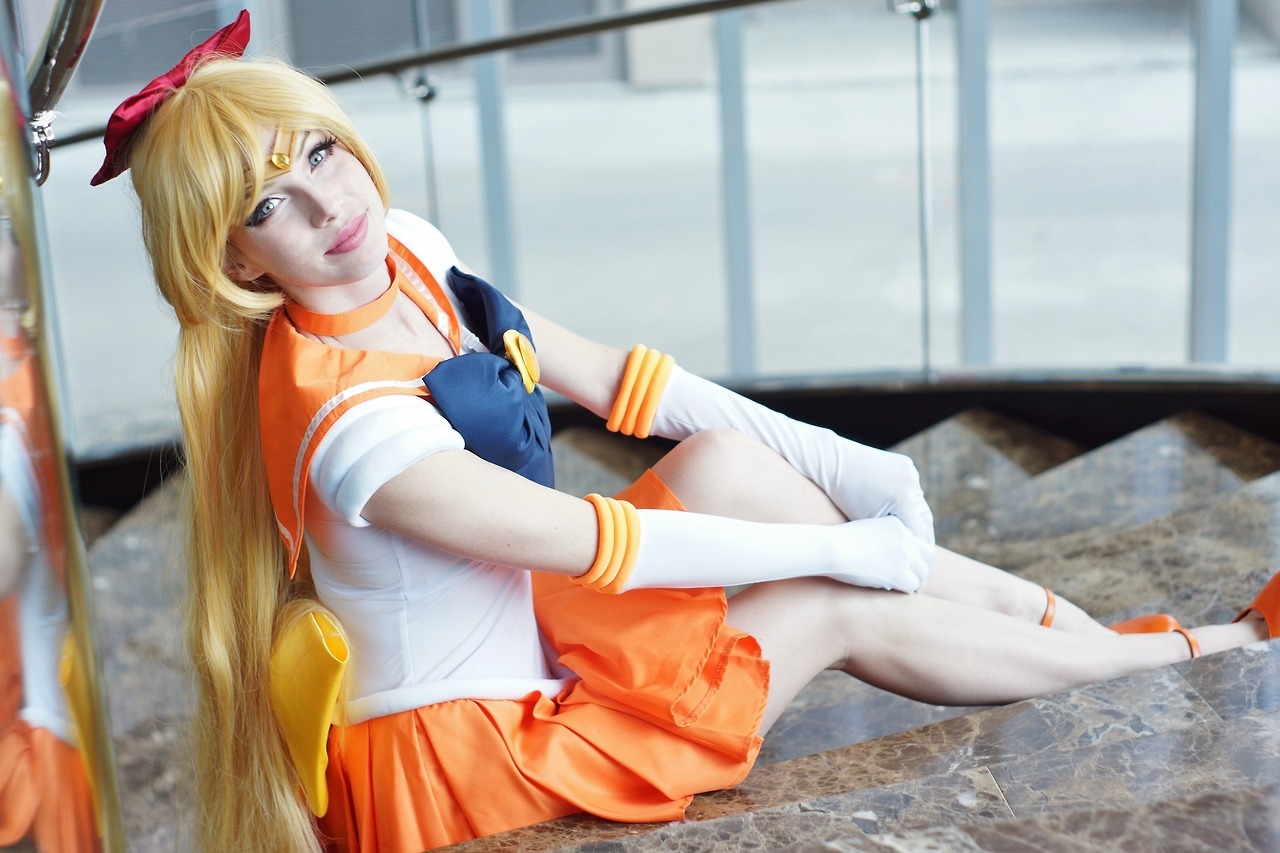 hellomegancoffey: Sailor Venus Costume form @spreepicky / @cospicky (code “starbuxx”)https://linktr.ee/starbuxx