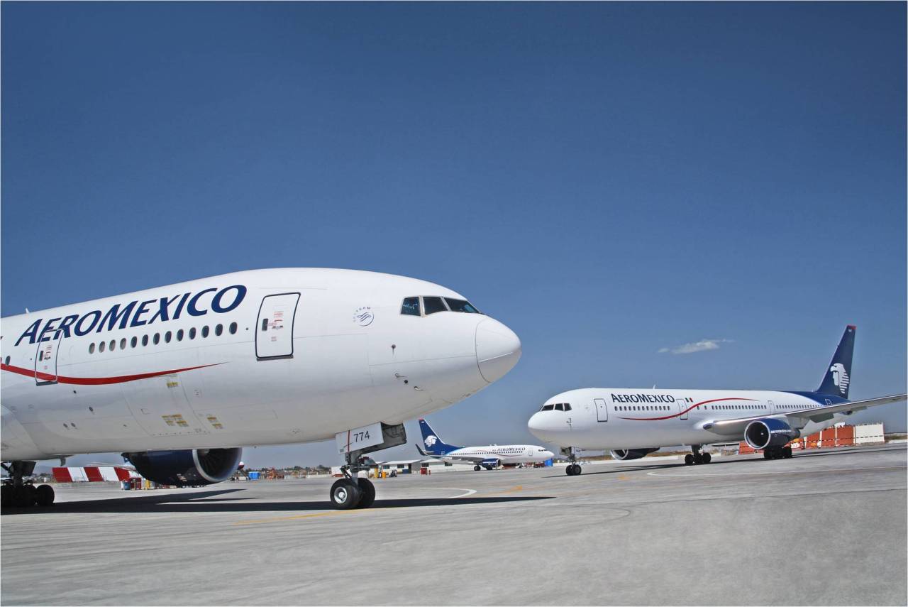 Flota Aeroméxico La flota de Aeroméxico está integrada por más de 120 equipos Boeing y Embraer que transportan a más de 55,000 pasajeros al día, casi un 10% de ellos en Clase Premier.
[[MORE]]
Contamos con 10 tipos de aeronaves distintas, con las más...