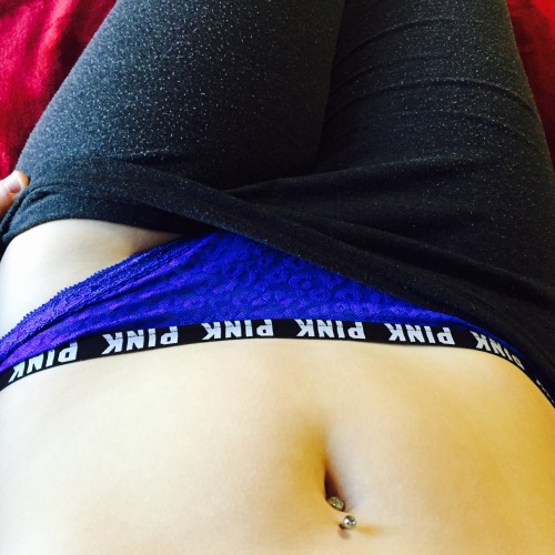 town-slut:  I NEED ATTENTION AND LOVE 💙