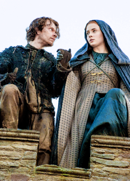 iheartgot:Sansa Stark & Theon Greyjoy // Mother’s Mercy ( x )