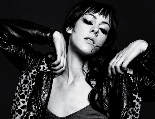 jmalonedaily:  Jena Malone photographed by Elias Tahan. 