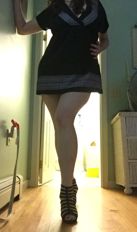 thehappygals:  Good mornin y'all!!! 😊 I hope everyone had sweet dreams?! Have a sexy ass day y'all!!! ☺️💕💋 