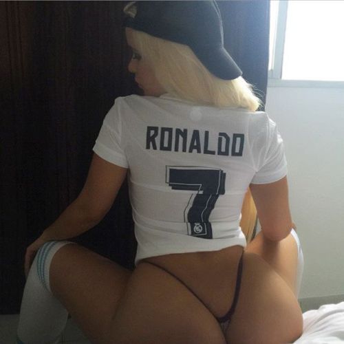 mrprezzy:  redstripeking:  Cecibel Vogel   HYFR