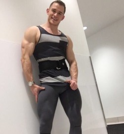 lycladuk:Such a good lookin’ guy in tights. And he’s into guys too 
