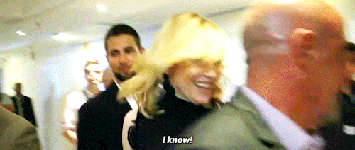 rainbowappleton:chris-lll:queencate:(x)You saw her squeezing it!