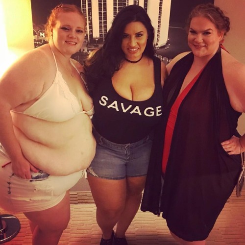 Happy Biryhday to these two lovely ladies, @ilovesofiarose and @bbwjulieginger!!! It’s not too often