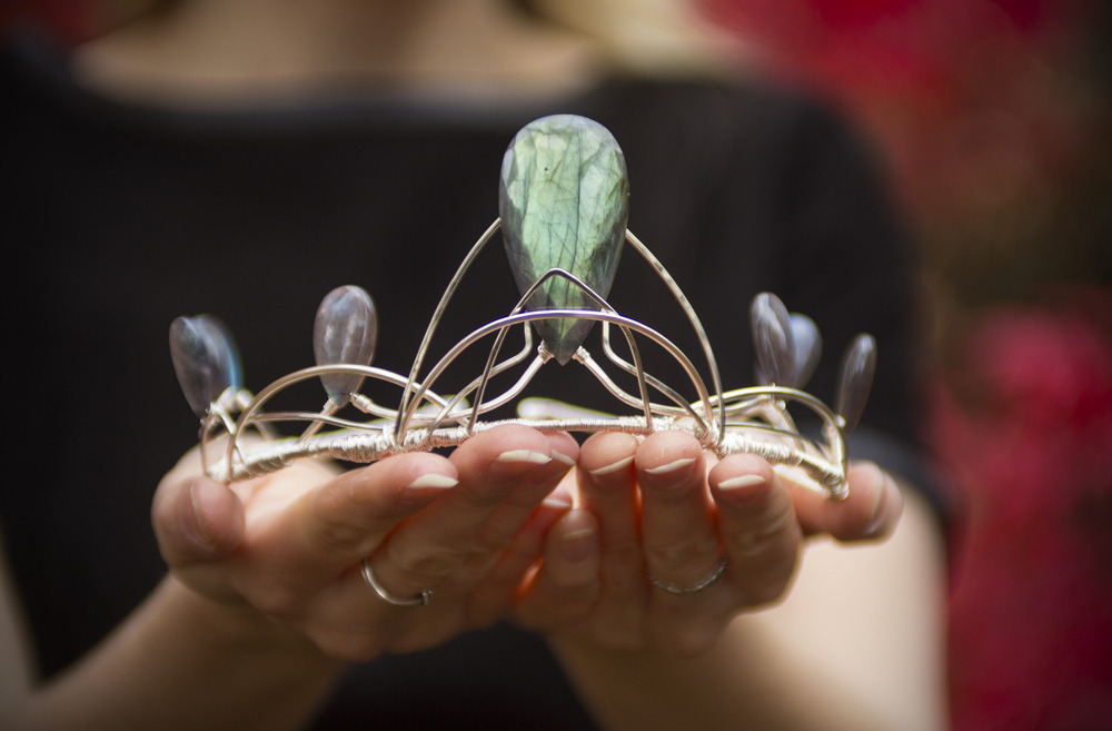 opaque-mandala:   whimsy-cat:  Handmade crowns by Elemental Child.  Okay I need at