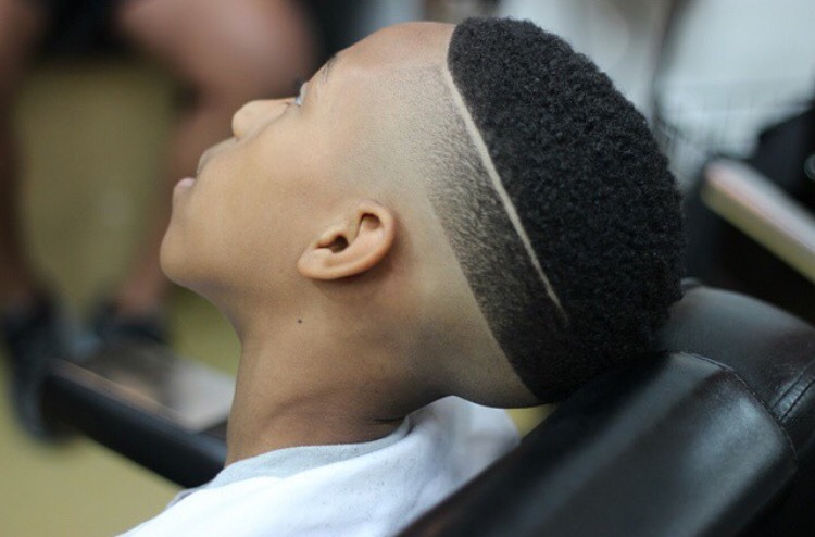 killthebloodyredprinceofdeath:  afro-arts:  Hawk The Barber Prodigy  www.styleseat.com/hawkdabarber