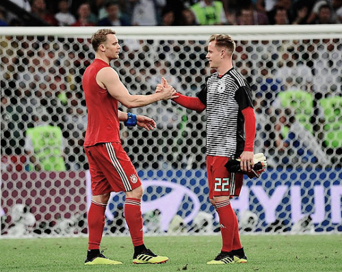 sashosasho:Germany’s goalkeepers Manuel Neuer and Marc-Andre Ter Stegen celebrate following the Russ