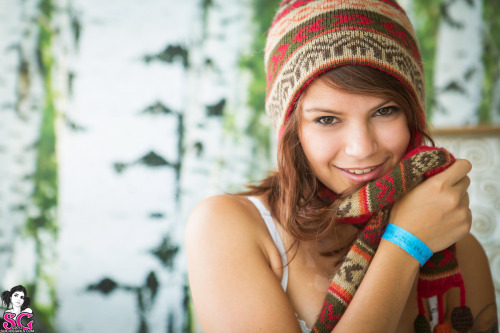 beautifulgirlsmakemesuicidal:  Auburn Suicide 