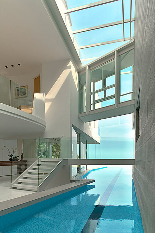 creativehouses:  Indoor contemporary pool in Chicago BlackShadowRose:   Sleek white