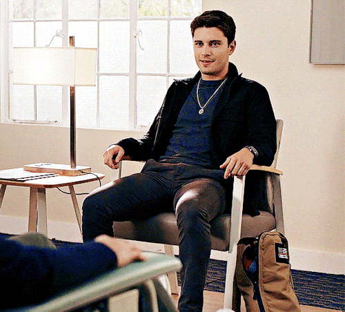 9-1-1 LONE STAR | 1.05 “Studs”