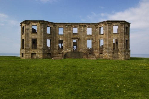 Mussenden Temple & Downhill DemesneRuins of an 18th century estate in Northern Ireland, abandone