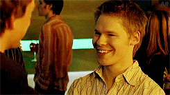kibvmkim:  Justin’s smiles through the seasons  ↳ Season 4  