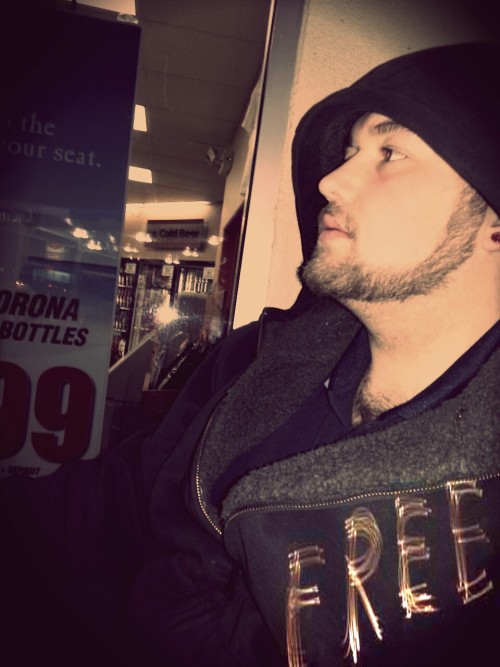 sepdxbear:  Cute even when bored derek-bear-gobble:  Bored at work 