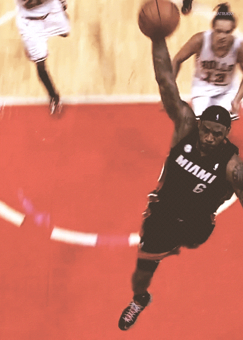 LEBRON James дриблинг
