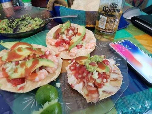 jalisco-y-tequila:  Soy tan feliz cuando vengo a mi rancho!  😔