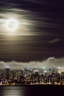 ilaurens:  Moon Fog &amp; Skyline - By: (Atmospherics)