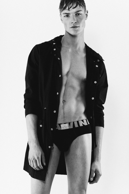trashyprinces:  Les Deux Font La Paire by Alex Evans.