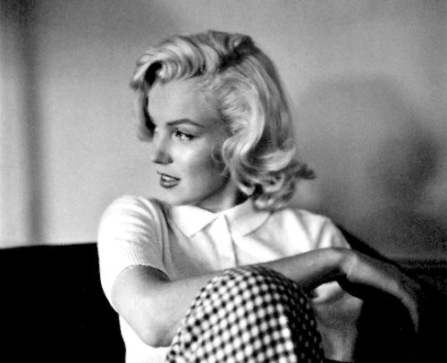 alwaysmarilynmonroe:Marilyn by John Vachon in August 1953.