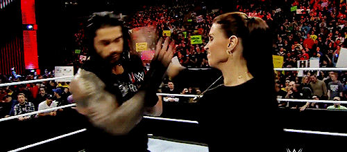 blackgirlsrpretty2:LOOK AT HIS ARM!!! DADDY!!…choke me