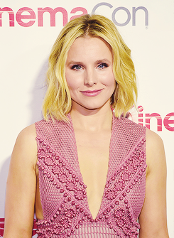 Kristen Bell attends the CinemaCon Big Screen Achievement Awards on April 14, 2016