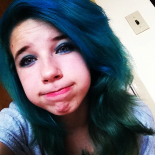 #bluehair #blue #blueeyes #blueeyeshadow #black #hair #turquoisehair #turquoise #greenhair #green #e