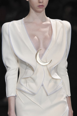 cloth-fabric:Armani Privé - Spring RTW 2010