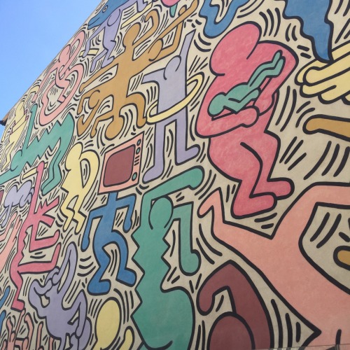 pizzasliceprincess:keith haring in pisa, 30.07.15