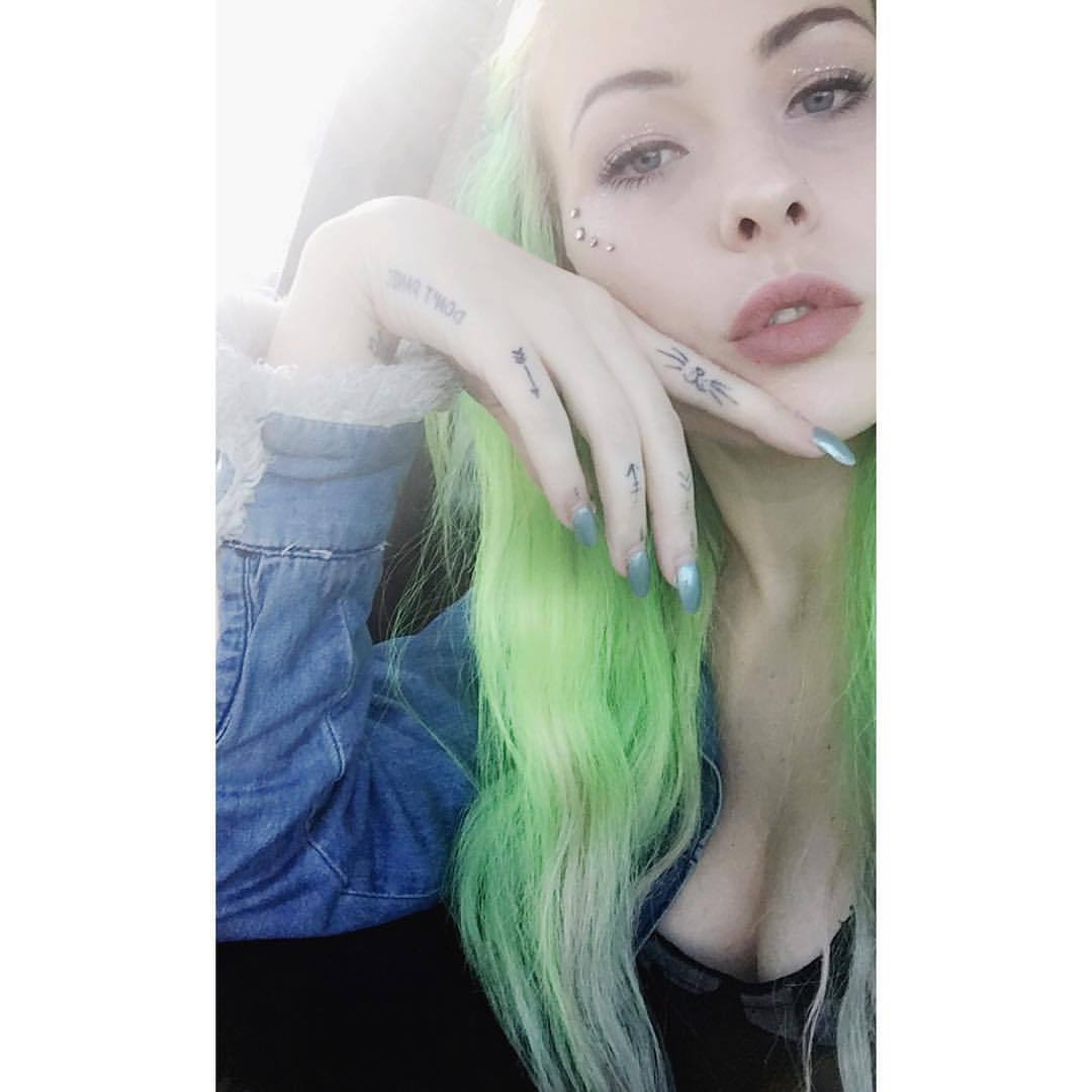 SuicideGirl hopeful shoot tomorrow! 💚💚💚💚💚💚💚Well we will see