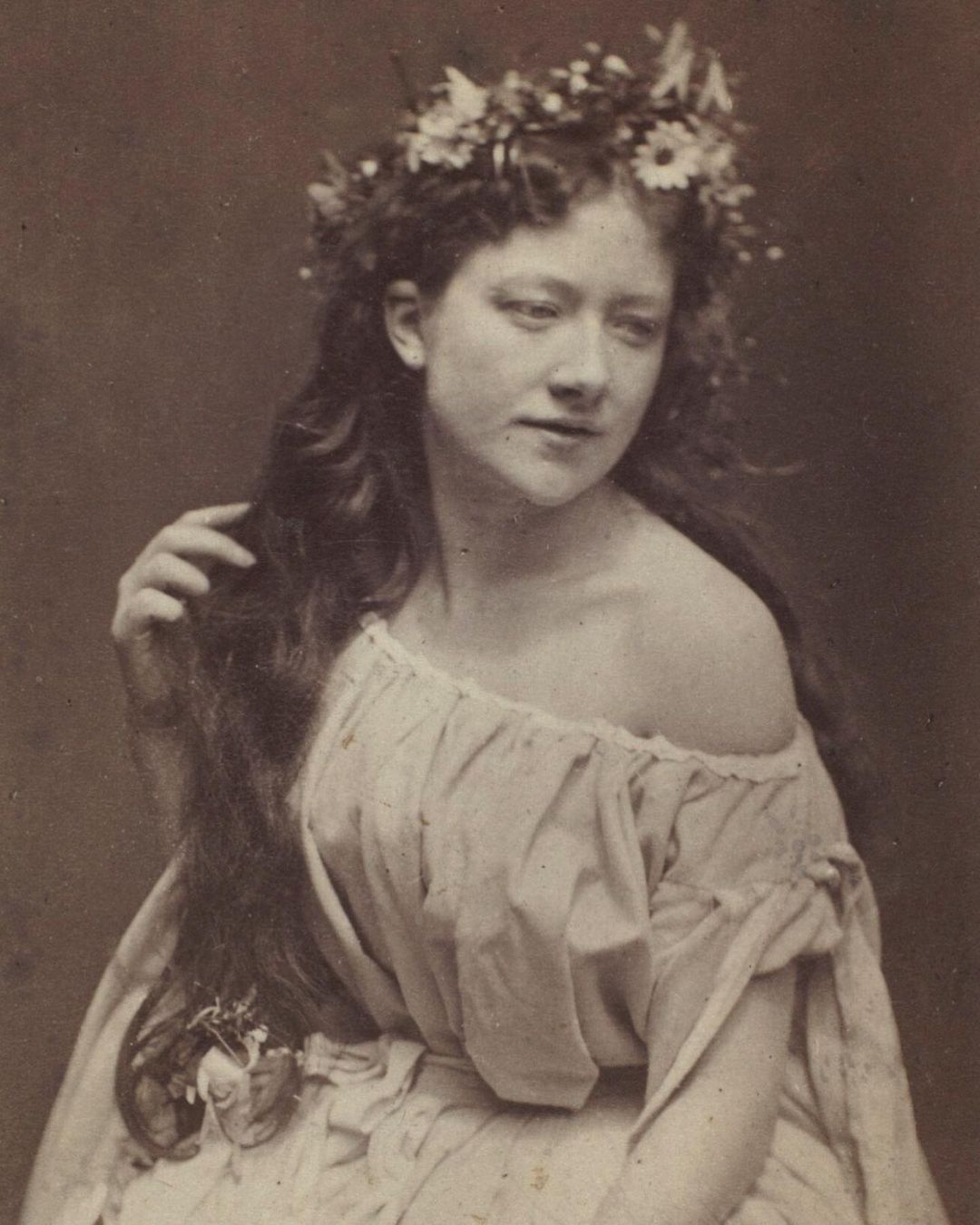 🔸 Photograph of actress Kate Terry as Ophelia in Hamlet at the Lyceum Theatre, London 1864 #victorianchaps  #ophelia #