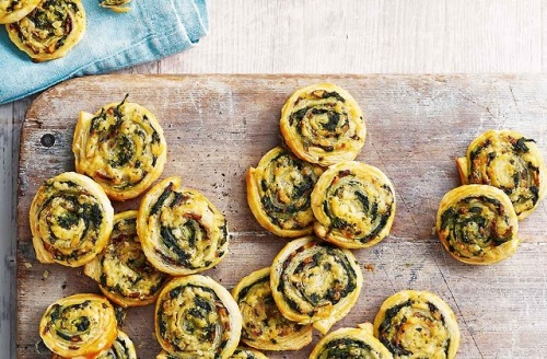 Cheesy mushroom and spinach pinwheels