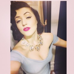 sellmysoulforrocknroll:  Pull your mack-est Marilyn face 💋 #vintagehair 
