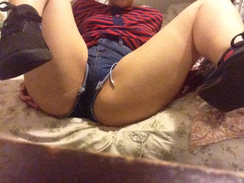 blackphoenix1977:  slut-overload:  another year with lily 2014.  God you’re beautiful