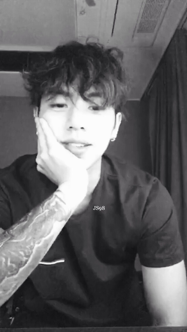 aomg-dream-team-baby: CHRISTIAN YU 22052017  He did a little Q&amp;A, answered