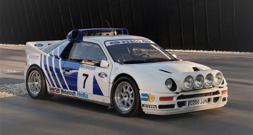 itsbrucemclaren:  //// Group B bonanza ///—  Even in the rarefied world of Group B rally cars, there are certain cars that stand taller than the rest. This Ford RS200,  which won the 1986 Dutch and West Euro Rally Championship in the hands  of Stig