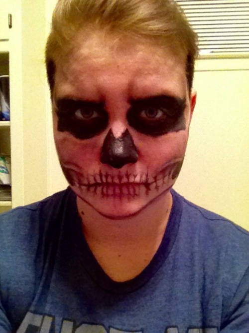 chlorogirl:  Spoopy speleton! @sadpunkhamlet doodled on mah face, in the spirit of Halloweentober! ^_^  Ok, I was expecting “👻spoopy🎃,” not “💀genuinely terrifying😧”