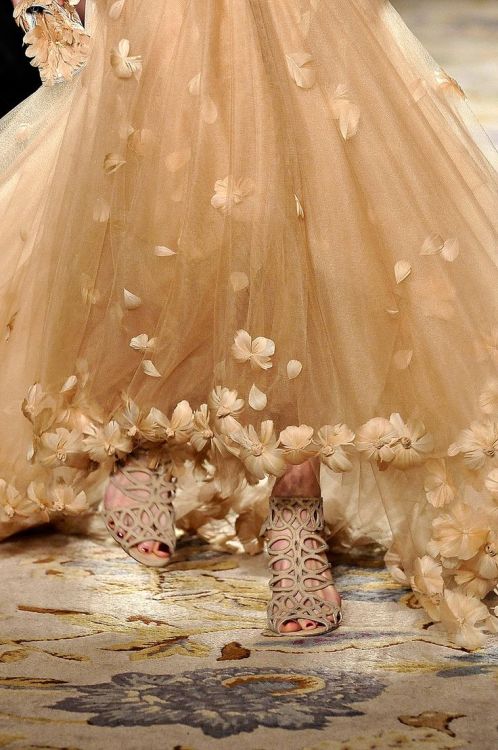 Dress details, Beautiful flowers