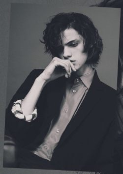 funnymalemodels:fashionloveskarl:Erin Mommsen