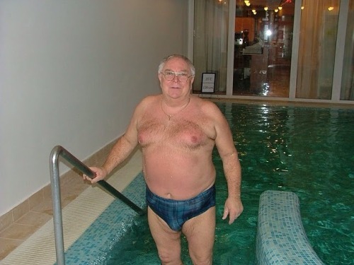 hankmiller1966:  We were the only two in the pool, but he kept getting close. Eventually he asked if I’d like to go to his room and dry off. Of course I said yes.  