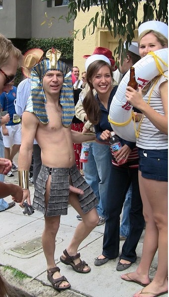 privatesinpublic: Girls happy to see his public hard on at Bay to Breakers