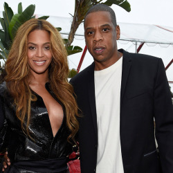 xurbanmusicmagazine:  Jay Z, Rihanna, Kanye West, Kim Kardashian &amp; More Attend Roc Nation Pre-Grammy Brunch 2015 PHOTOSIf there’s one extravaganza to go to during Grammy Awards weekend it’s the annual Roc Nation brunch. The pre-Grammy soiree was