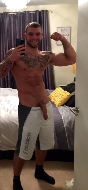 exclusivekiks:  Hot guy from London named Andy - Part 2 