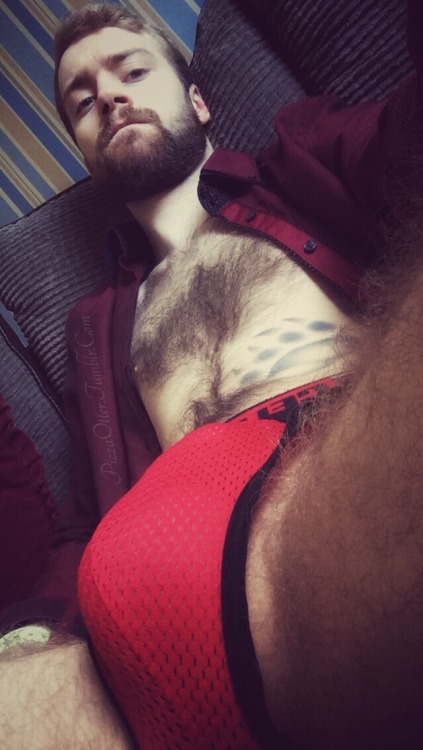 pizzaotter:  quiltbagtoo:  pizzaotter:  Feeling horny this morning. ^_^   One of the hottest men on the internet (who isn’t, that I know of, collecting a paycheck from the adult film industry.)  I am not!*hint hint*