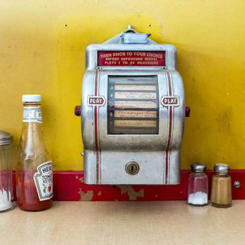 Jukebox prints available on my website! Follow me on Instagram: American Squareswww.leah-france