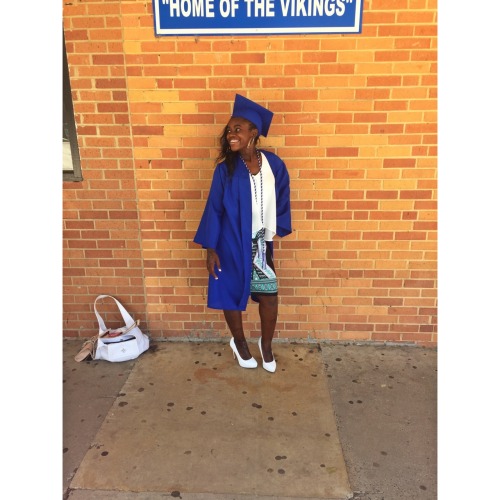 goldenxdesires:Had to use this picture because I graduate from high school on Saturday. But this dar